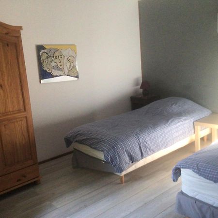 Gite Des Tournesols Ecaquelon Екстериор снимка